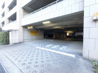 【駐車場】 | 駐車場入口