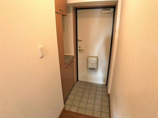 メゾンまえはたⅢの玄関