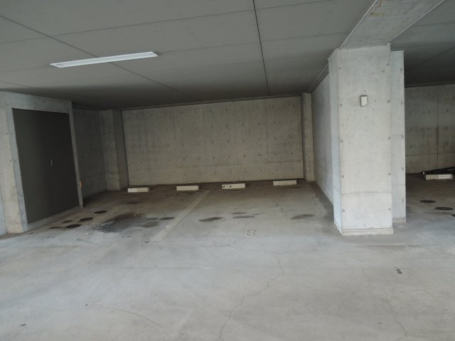 アプランドルの駐車場