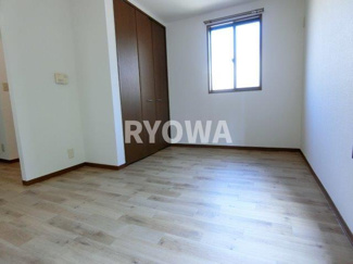 【居間・リビング】 | ステラ綾瀬 | 掲載の写真は退去前の写真となります。