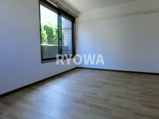 【居間・リビング】 | ステラ綾瀬 | 掲載の写真は退去前の写真となります。