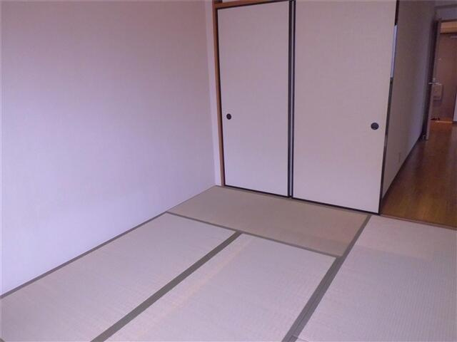 サンヒルズ泉の和室