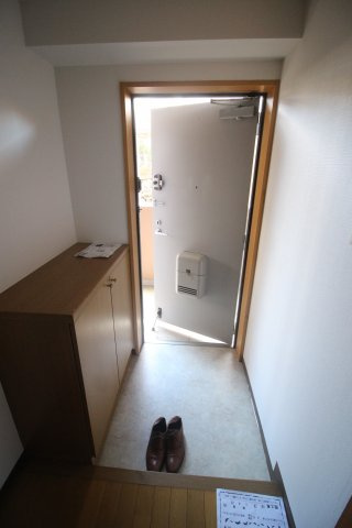 サンヒルズ泉の玄関