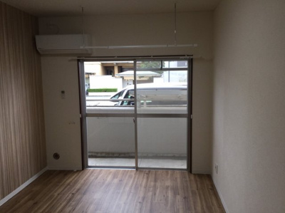 【洋室】 | ロイヤルコーポ北中島