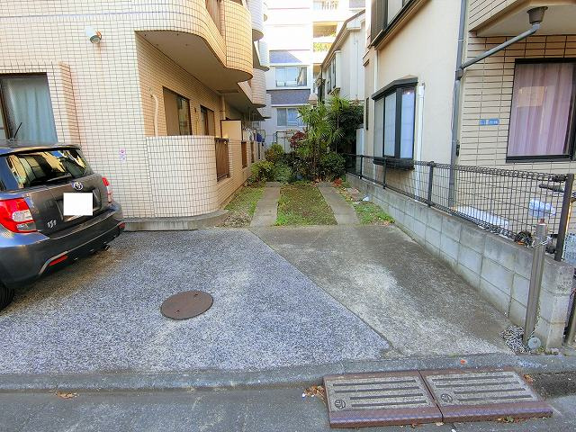 ヒルサイド山王の駐車場