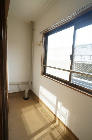 シャルマンロードのバルコニー|インナーバルコニー（サンルーム）タイプです。
