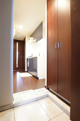 【玄関】 | パレステュディオ渋谷本町 | ※家具・小物はイメージです