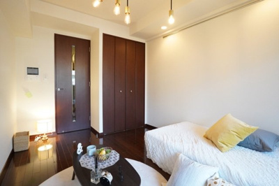 【洋室】 | パレステュディオ渋谷本町 | ※家具・小物はイメージです