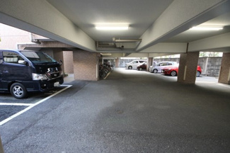 【駐車場】
