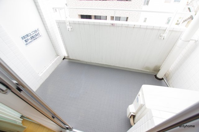 プレジール靭公園　仲介手数料無料のバルコニー