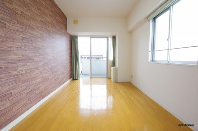 プレジール靭公園　仲介手数料無料の居間・リビング