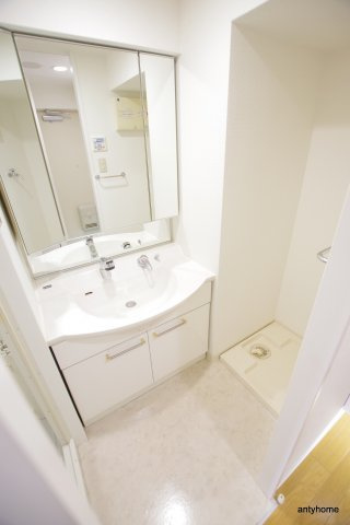 プレジール靭公園　仲介手数料無料の洗面所