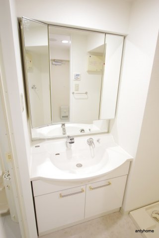 プレジール靭公園　仲介手数料無料の洗面所