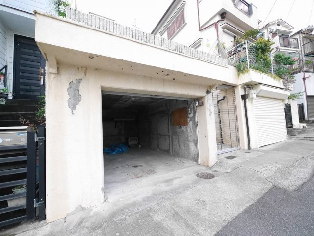 大谷町3丁目戸建の駐車場|サイズは現地要確認