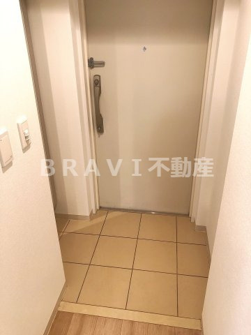 アーバネックス北久宝寺　BRAVI不動産の玄関|【アーバネックス北久宝寺】きれいな玄関です