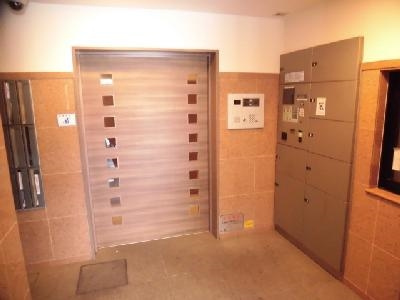プレサンス京都烏丸御池のエントランス