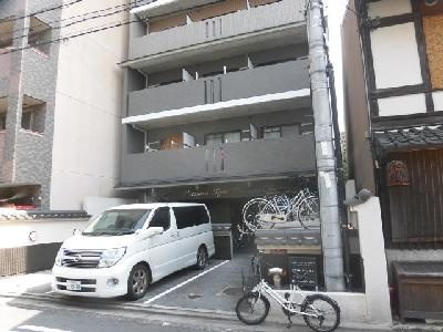 プレサンス京都烏丸御池の外観