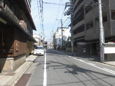 プレサンス京都烏丸御池の周辺|前面道路