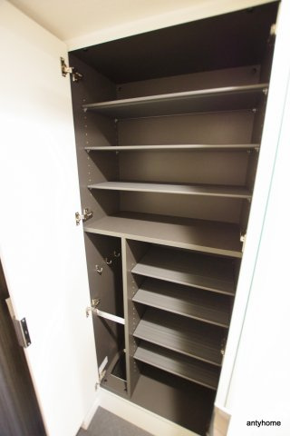 プレサンス難波マジョリティ　仲介手数料無料の収納