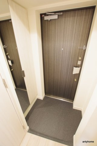 プレサンス難波マジョリティ　仲介手数料無料の玄関