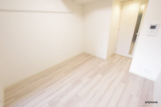 プレサンス難波マジョリティ　仲介手数料無料の洋室