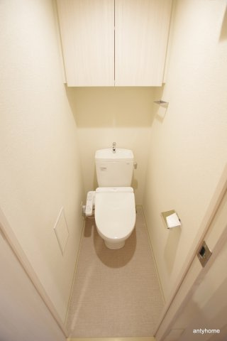 プレサンス難波マジョリティ　仲介手数料無料のトイレ