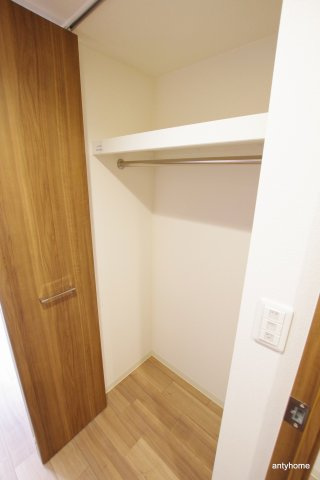 プレサンス難波マジョリティ　仲介手数料無料の収納
