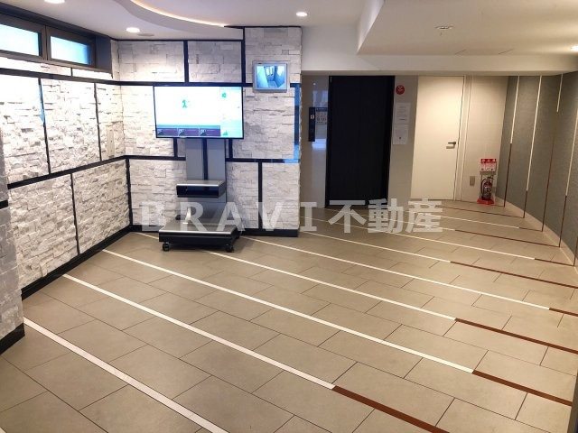 SERENiTE谷町croix（セレニテ谷町クロワ）　BRAVI不動産のロビー|【セレニテ谷町croix（セレニテ谷町クロワ）】建物の内部です