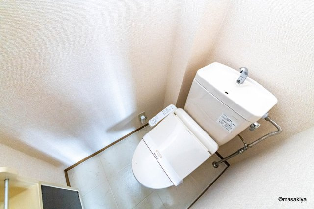 ロイヤル・ウイング　Eのトイレ|トイレ　ウォシュレット付き。