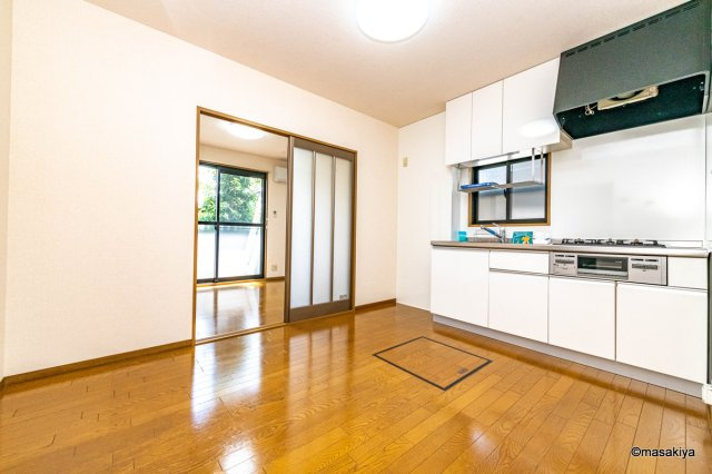 ロイヤル・ウイング　Eのキッチン