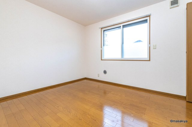 ロイヤル・ウイング　Eの居間・リビング