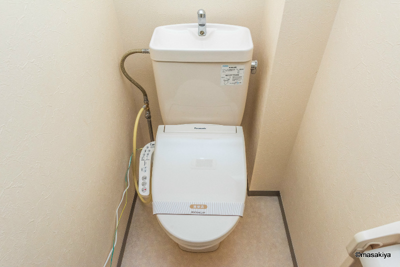 ロイヤル・ウイング　Eのトイレ|トイレ　ウォシュレット付き。