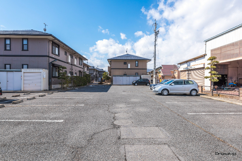 ロイヤル・ウイング　Eの駐車場|駐車場　2台目もあります。