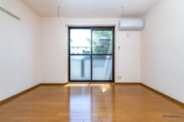 ロイヤル・ウイング　Eの居間・リビング|リビング