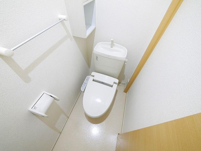 プロミネントの洗面所|明るい洗面所です