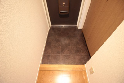 【玄関】 | アディーレ八尾