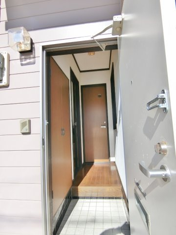 南日当貸家Dの玄関