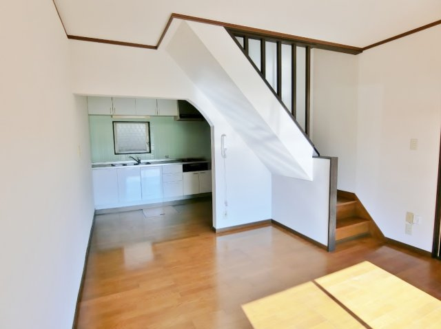 南日当貸家Dの居間・リビング