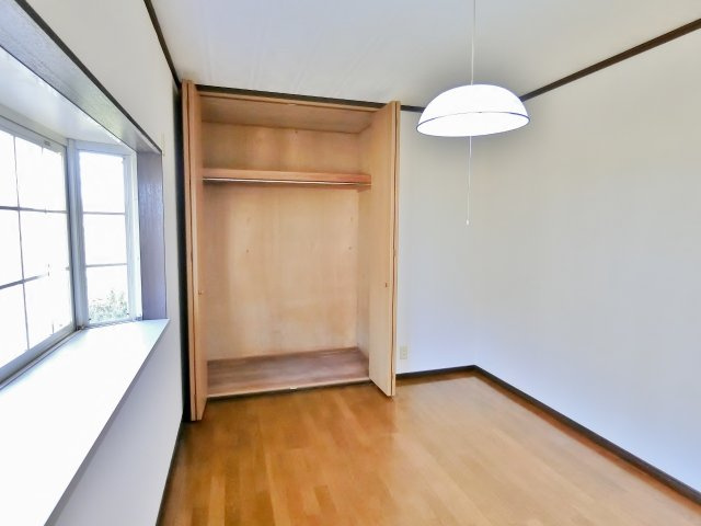 南日当貸家Dの洋室