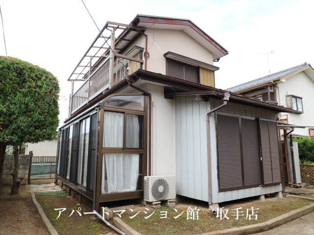 小文間江良邸の外観