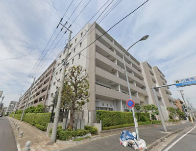 【外観】 | ライオンズヴィアーレ横濱ベイ壱番館 | 南東角部屋につき日当たり・眺望・通風良好です。
5.2帖の洋室はワークスペースとしても活用できます♪