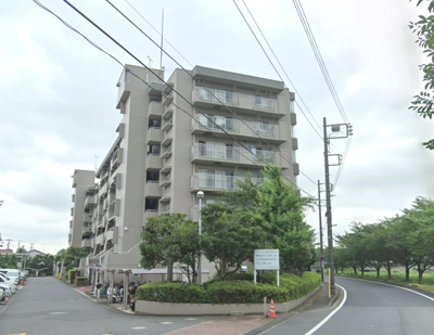【外観】 | シャルマン南加瀬1号棟 | バス停徒歩3分！リバーサイド・公園隣接と緑豊かな住環境。
独立性の高い洋室はワーキングスペースとしても◎