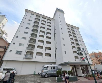 【外観】 | 大森山王センチュリーマンション | 京浜東北線「大森」駅徒歩7分！駅近ならではの便利な住環境も魅力的です。
南向き4階につき日照・眺望良好です。浴室には浴室テレビがついており疲れを癒せます♪