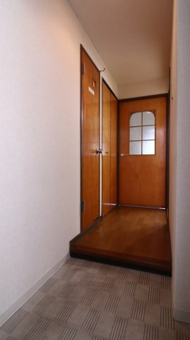 collection旭が丘の玄関