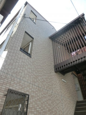 リバース藤岡の外観