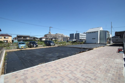 【外観】 | 海老名市河原口2丁目　Ａ区画　土地（更地）全2区画【仲介手数料無料】 | 前面はインターロッキングで雰囲気良好です