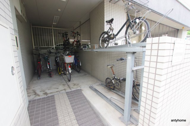 エクセレントOBPバンクス　仲介手数料無料の駐車場