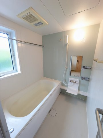 有馬5丁目戸建Bの浴室