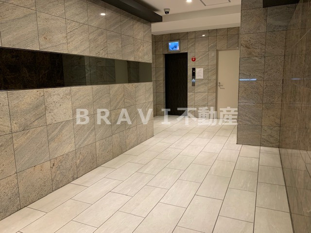 ラ・フォルム本町WEST　BRAVI不動産のロビー|【ラ・フォルム本町WEST】建物の内部です