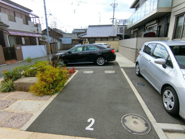 シャーメゾンオークの駐車場